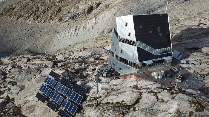 Siemens tech boosts energy efficiency in Alpine hut with advanced battery solution
