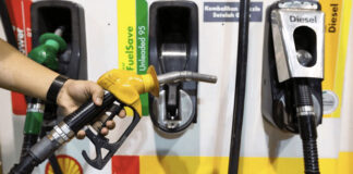 Malaysian Gasoline Subsidies Ease Inflation, Says Economist