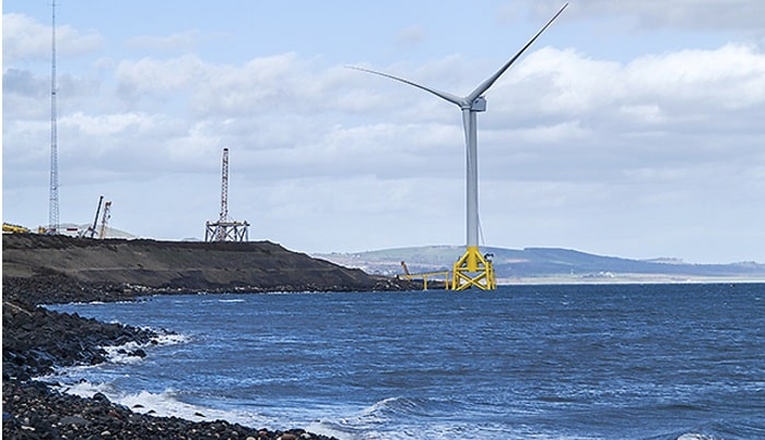 BladeBUG and ORE Catapults robot completes first blade walk on UK turbine